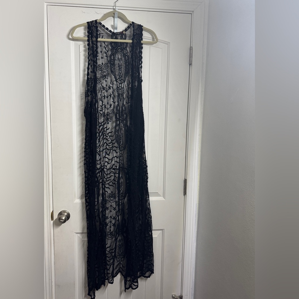 Floral lace cover